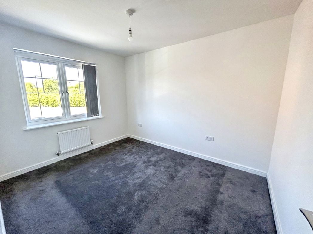 Property image 8 of 11