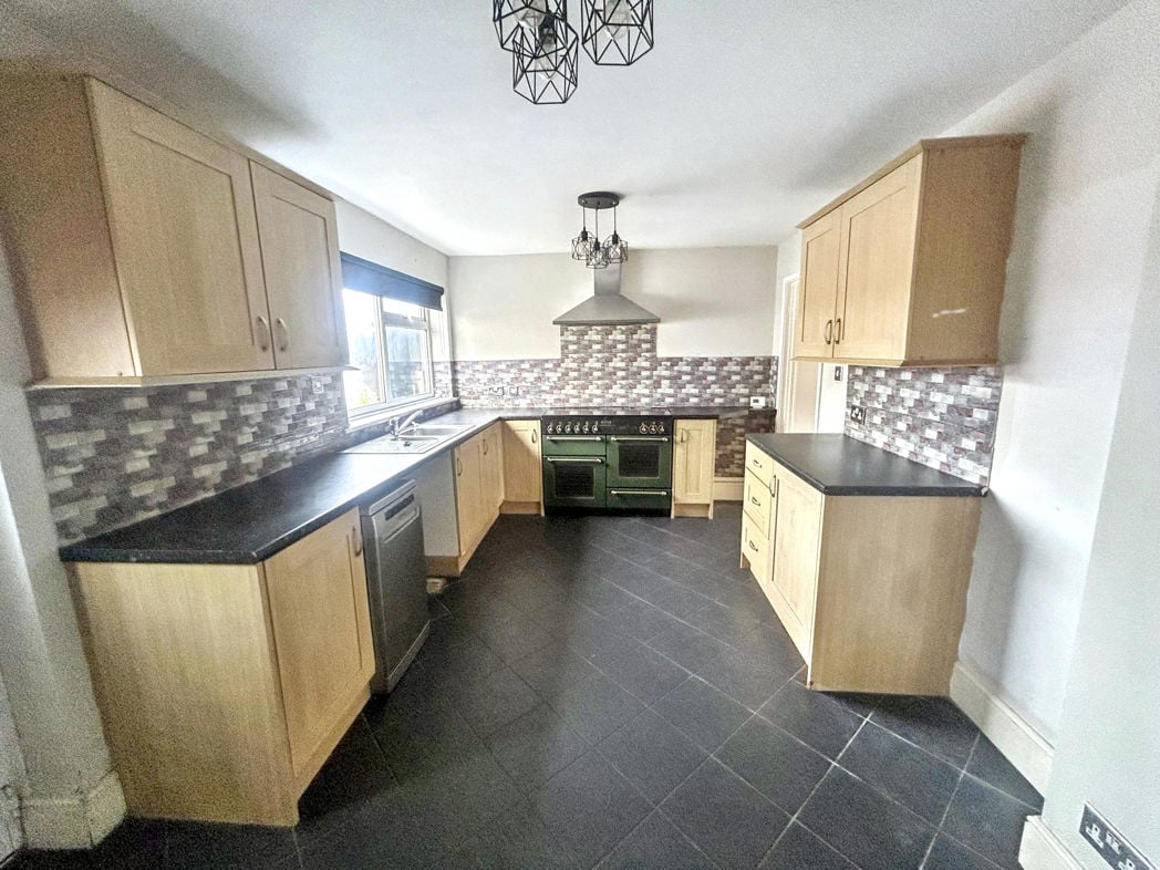 Property image 3 of 12