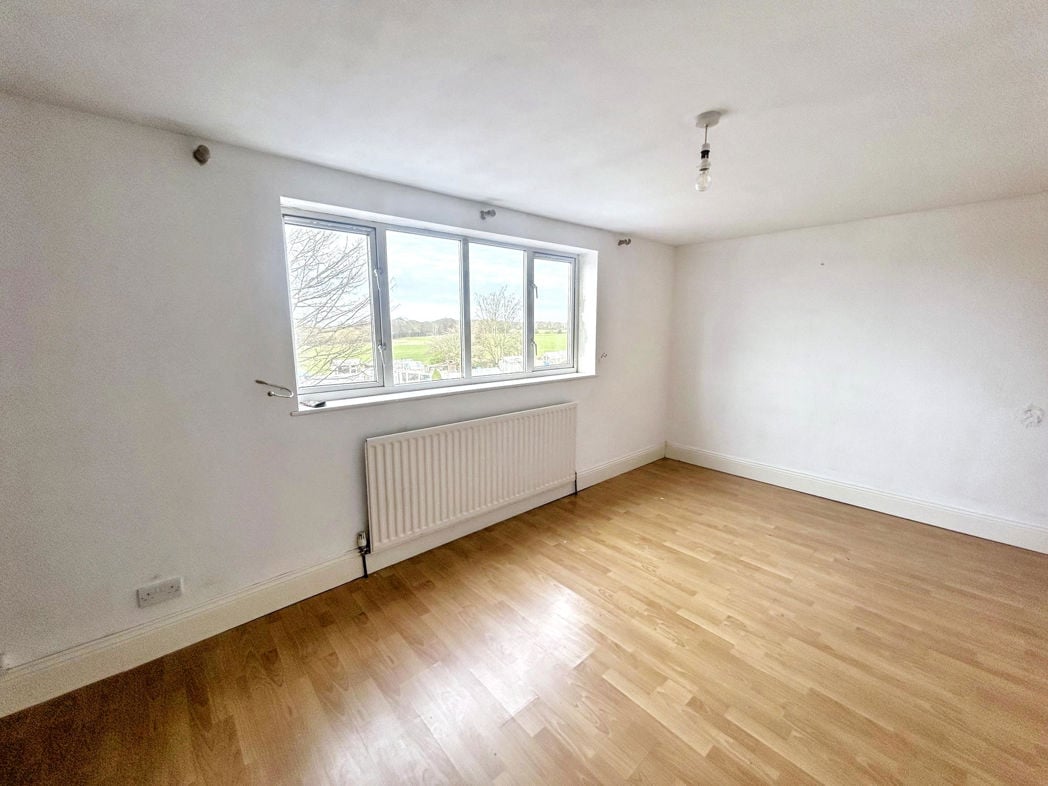 Property image 7 of 12