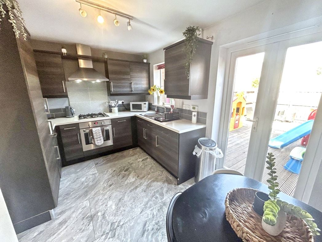 Property image 3 of 12