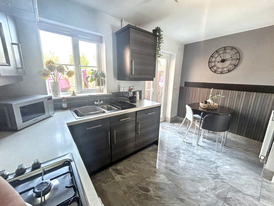 Property image 6 of 12
