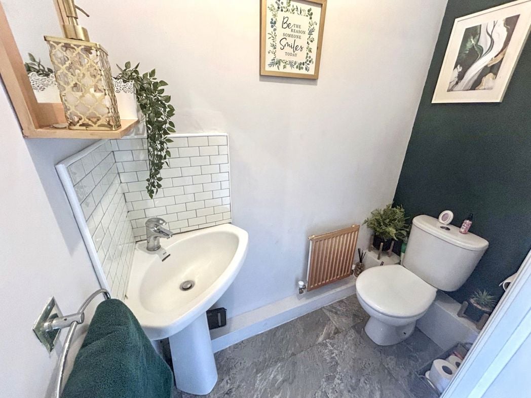 Property image 4 of 12