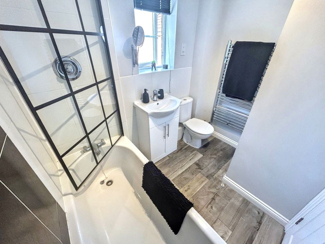 Property image 7 of 12