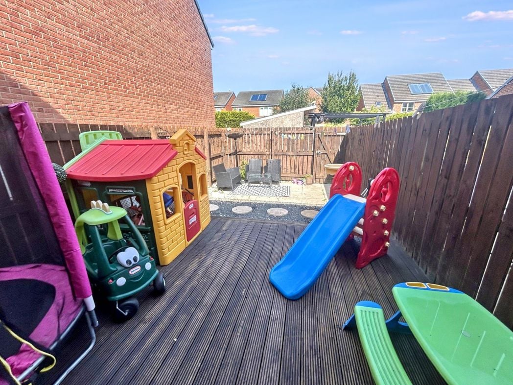 Property image 11 of 12