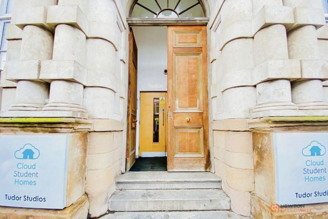 Property image 2 of 20