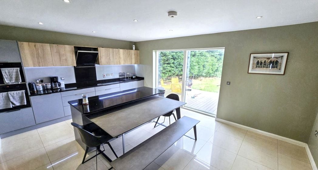 Property image 3 of 35