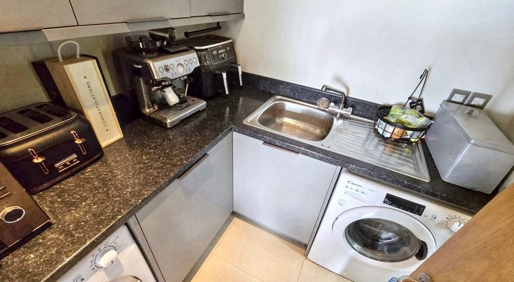 Property image 6 of 35