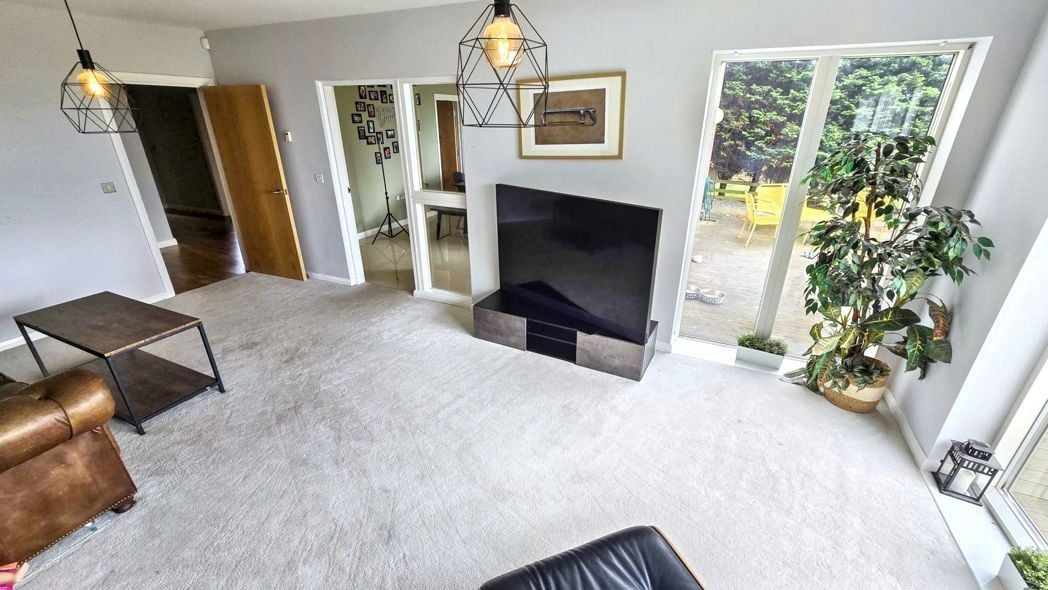 Property image 8 of 35