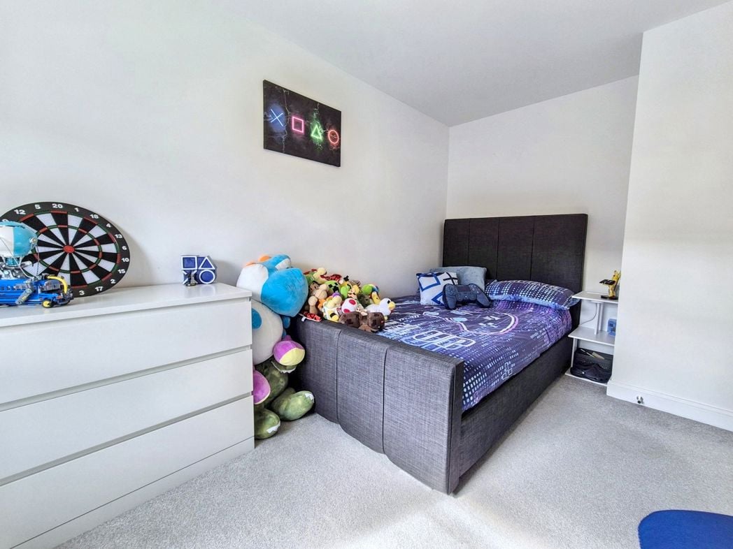 Property image 24 of 32