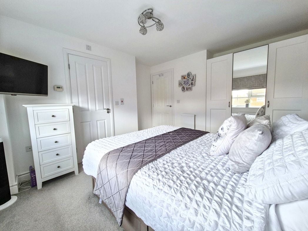 Property image 16 of 32