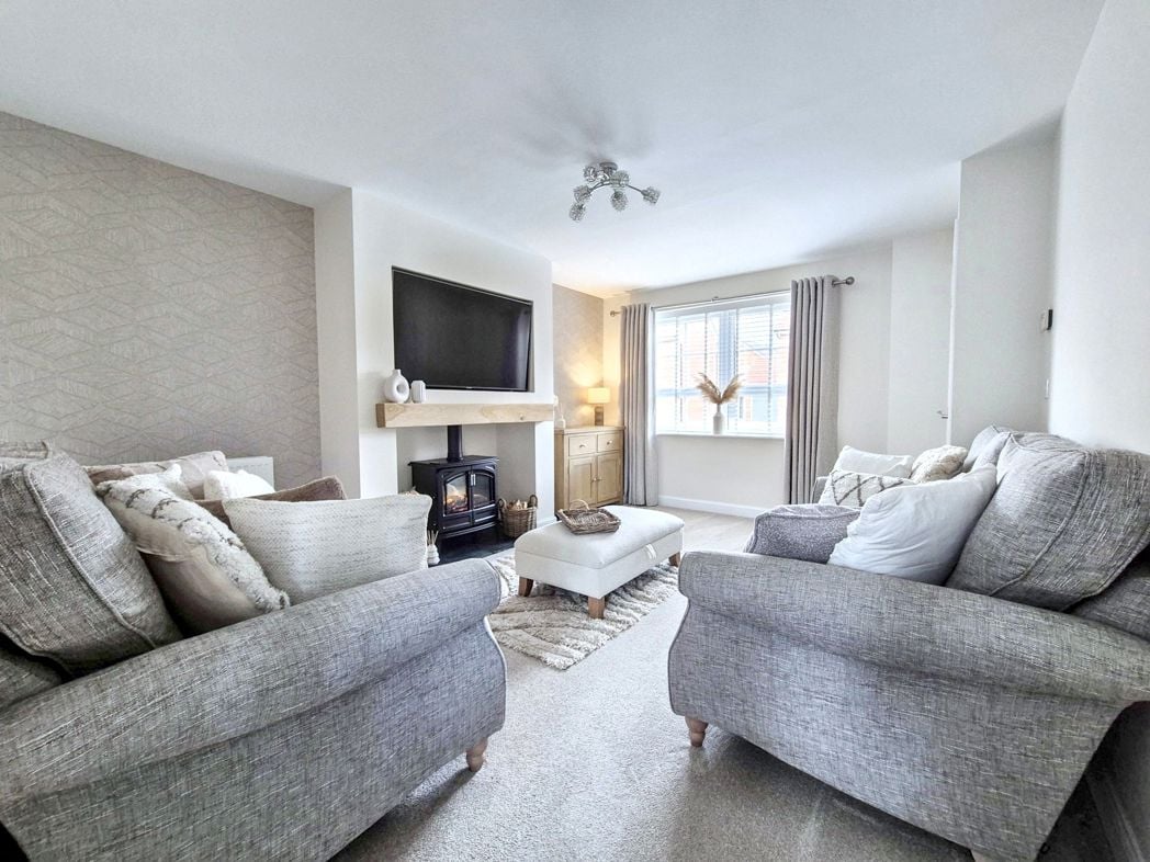 Property image 2 of 32