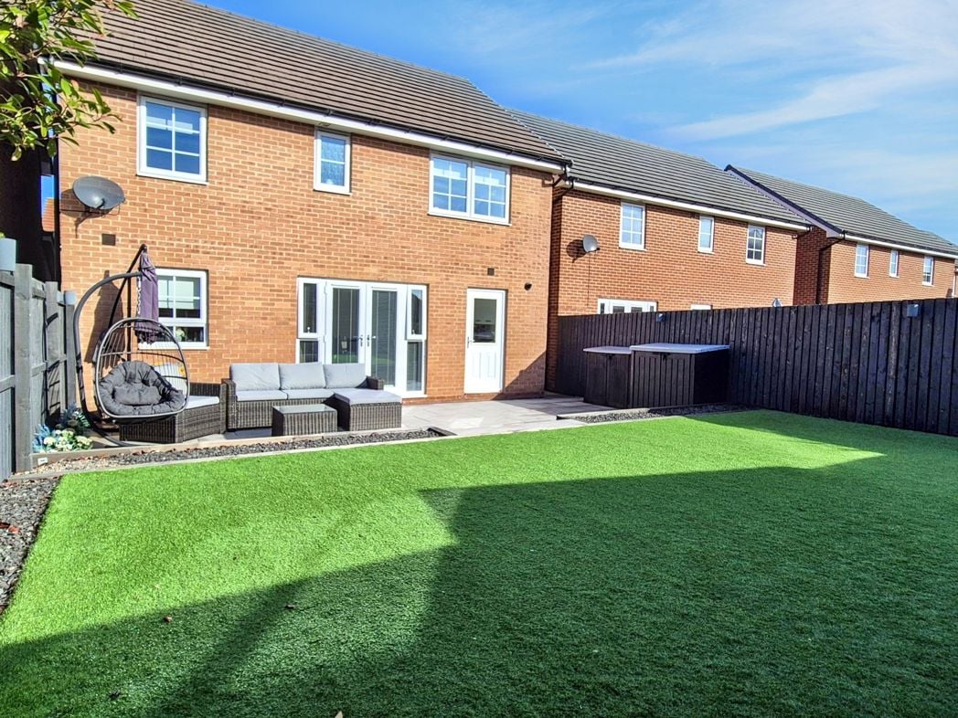 Property image 27 of 32