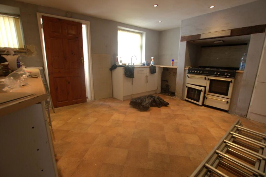 Property image 5 of 9
