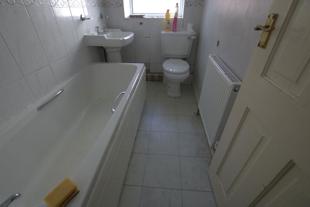 Property image 6 of 9