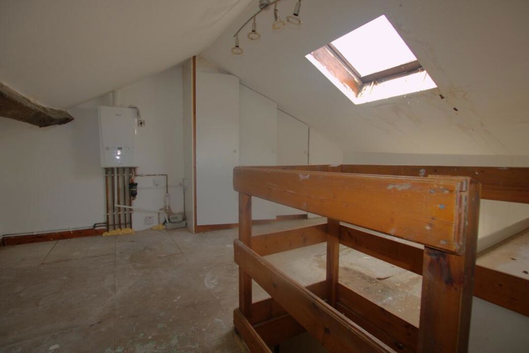 Property image 8 of 9