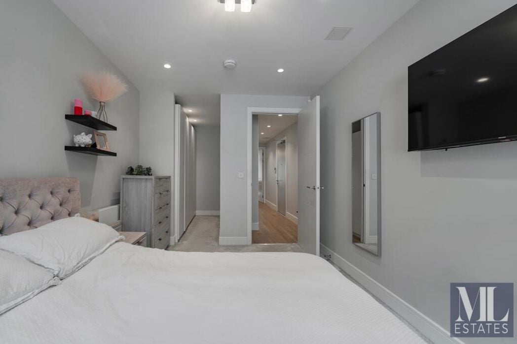 Property image 10 of 13