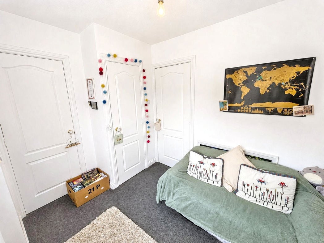 Property image 11 of 14