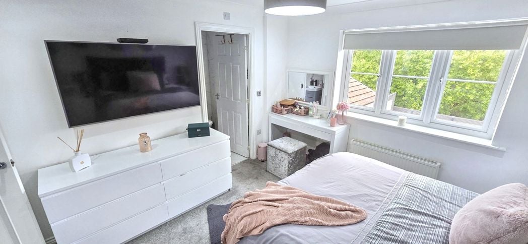 Property image 19 of 32