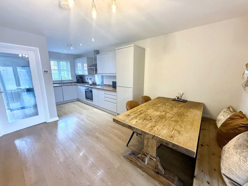 Kitchen/Dining Area