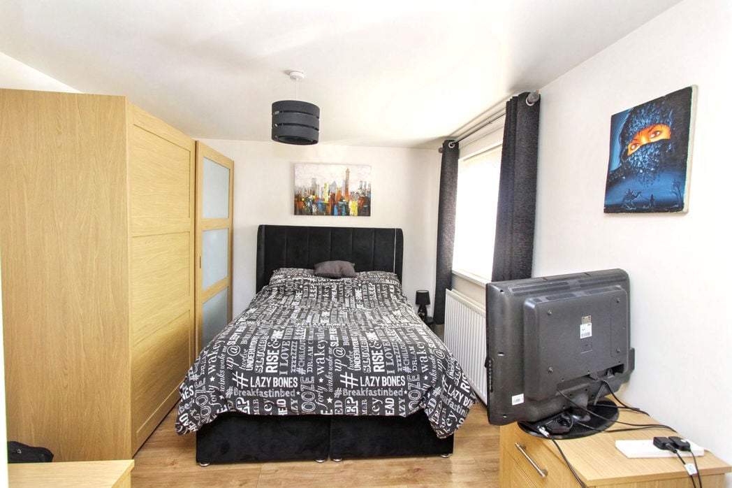 Property image 5 of 9