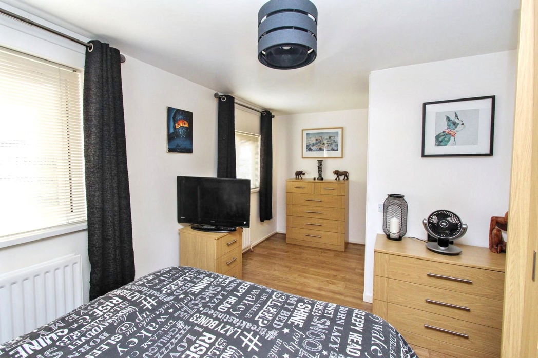 Property image 6 of 9