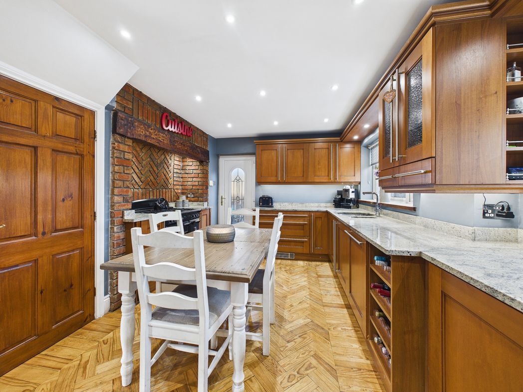 Property image 7 of 17