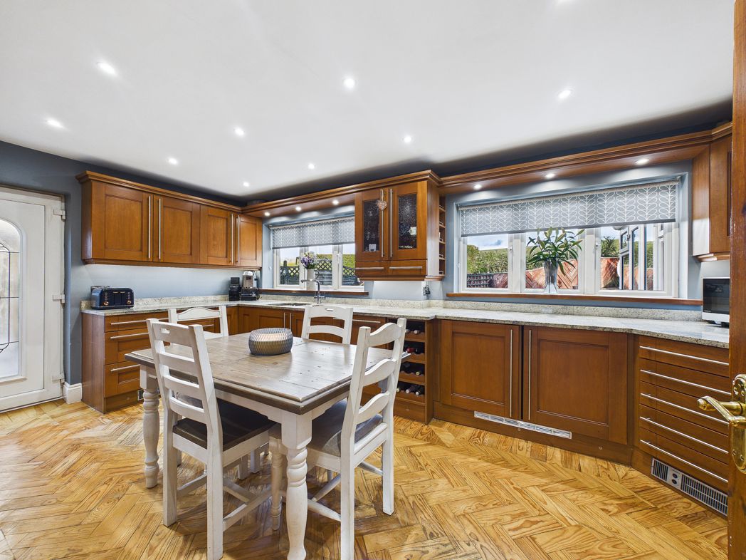 Property image 8 of 17