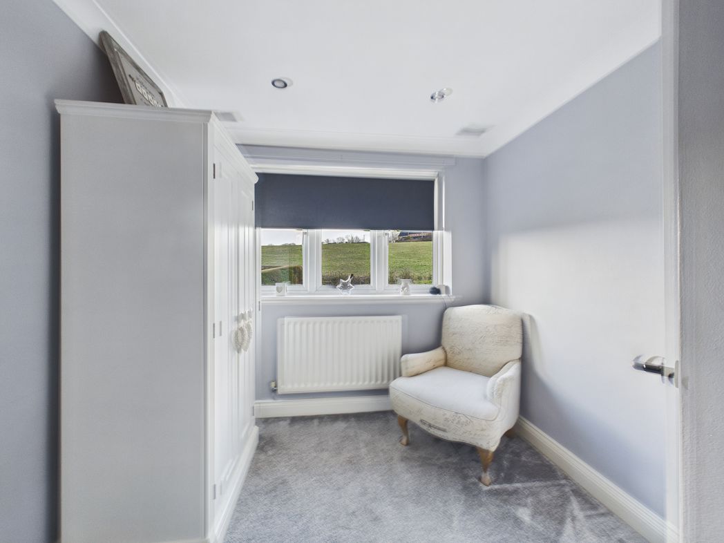 Property image 13 of 17