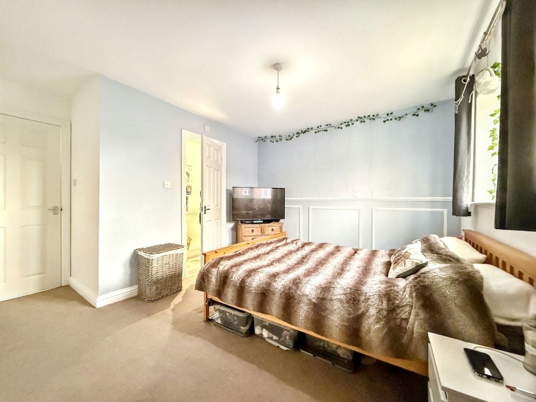 Property image 15 of 27