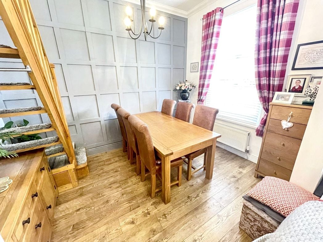 Property image 4 of 11