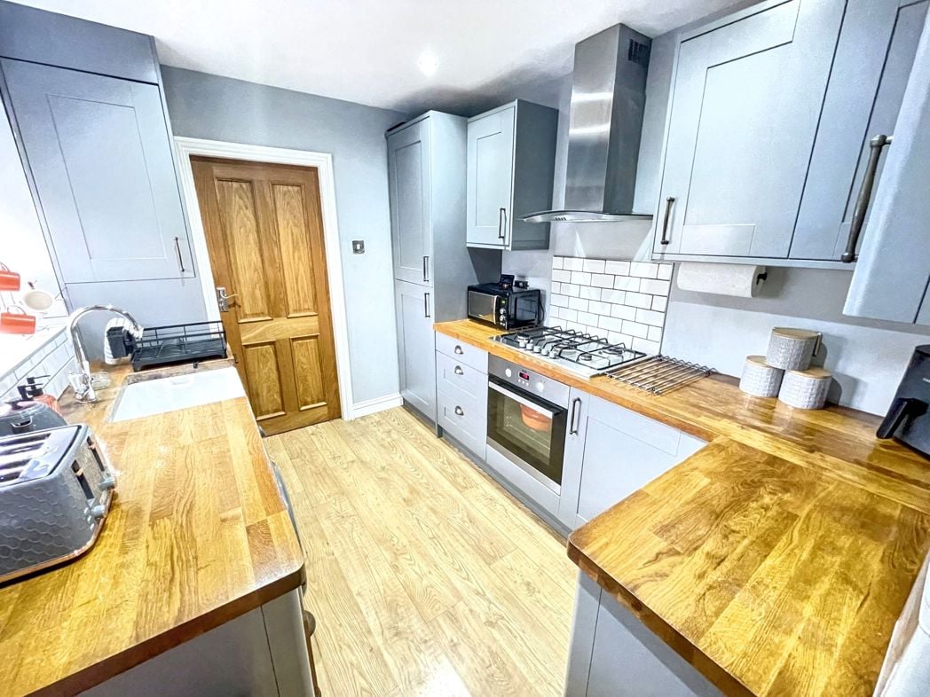 Property image 5 of 11