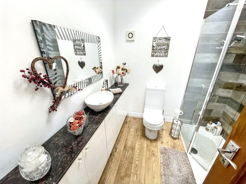 Property image 6 of 11
