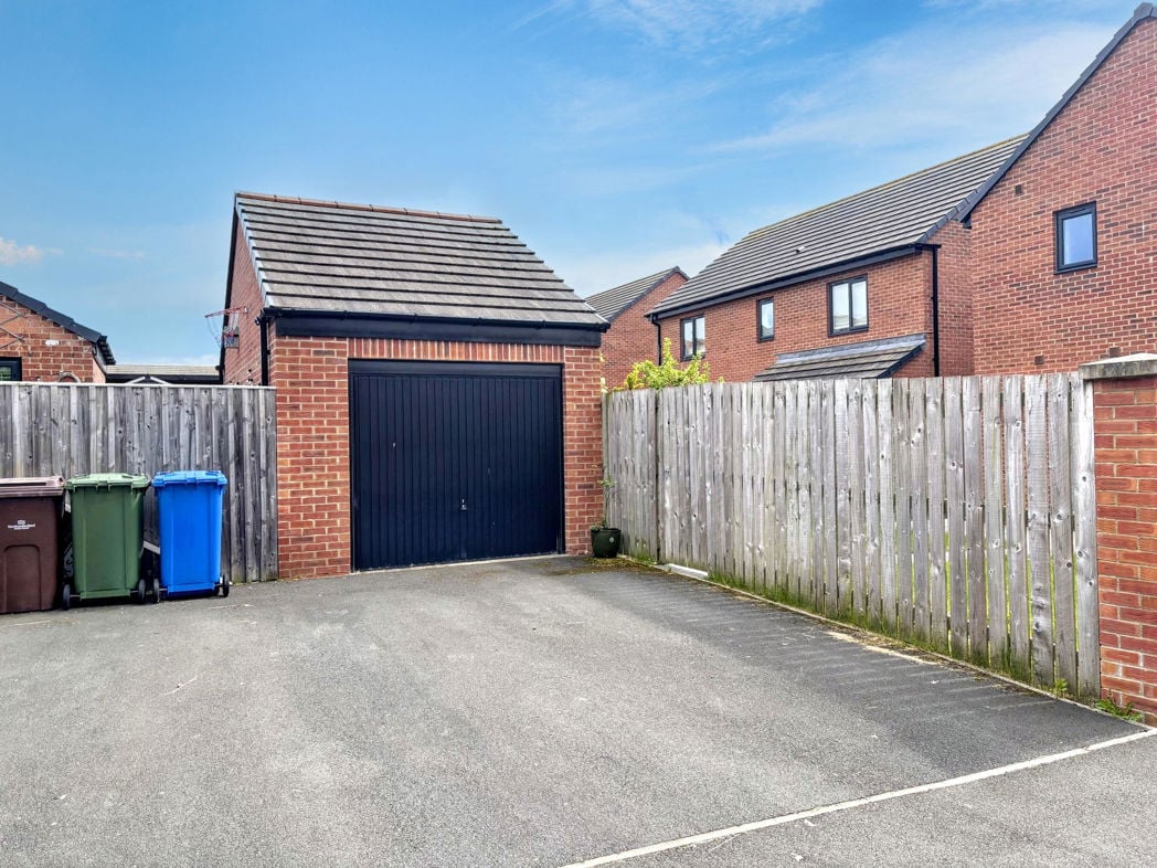 Property image 3 of 23