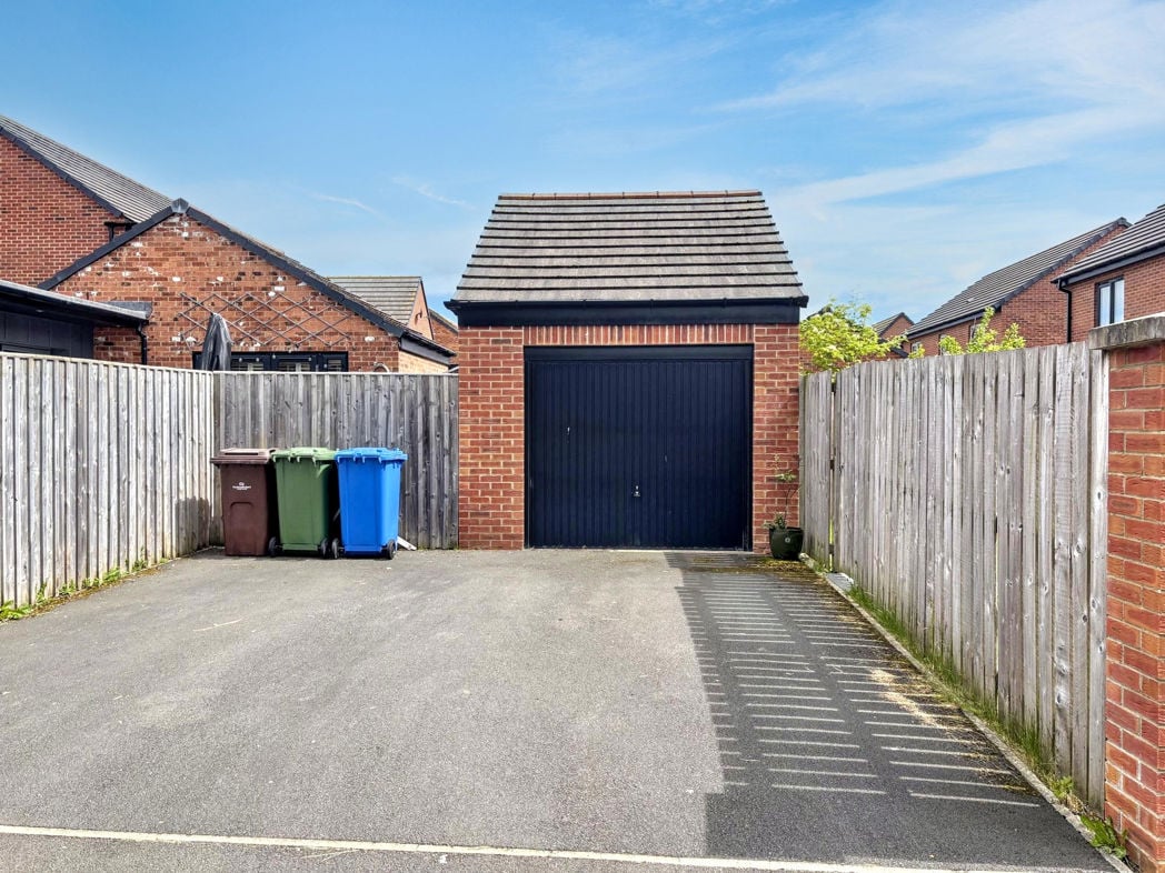 Property image 21 of 23