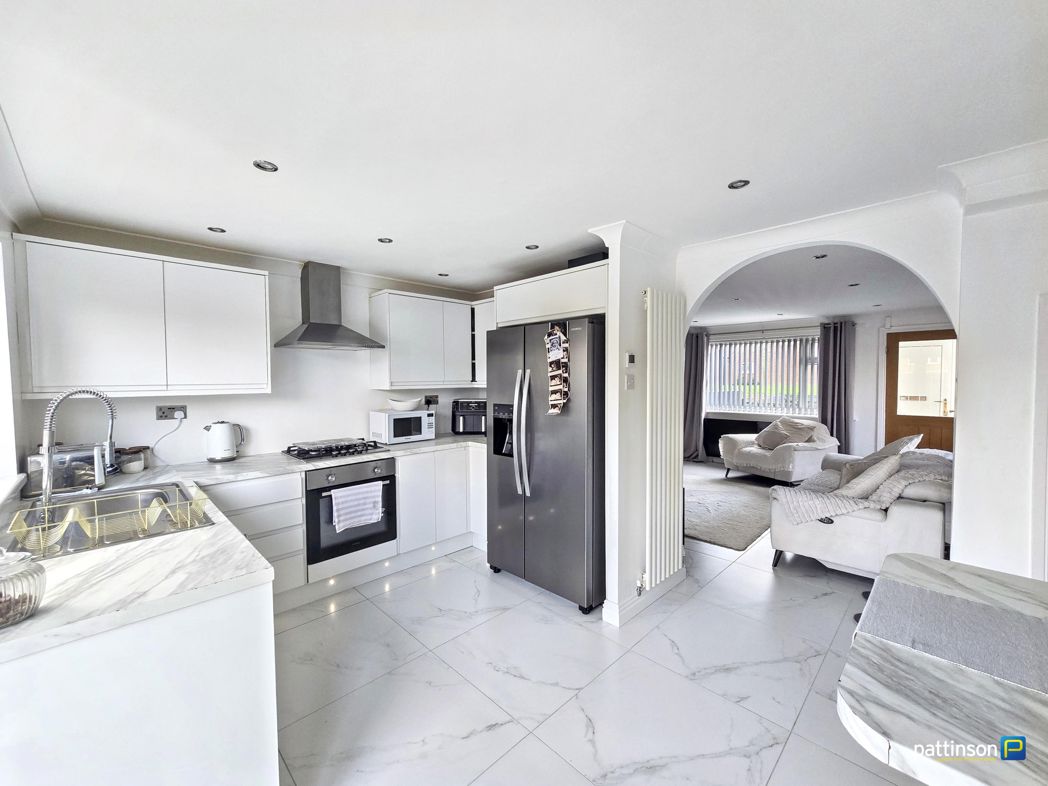Property image 3 of 28