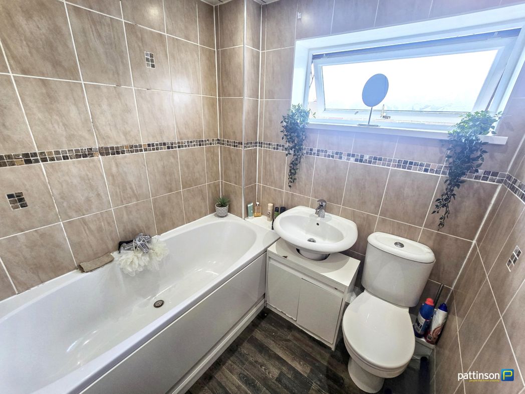 Property image 17 of 28