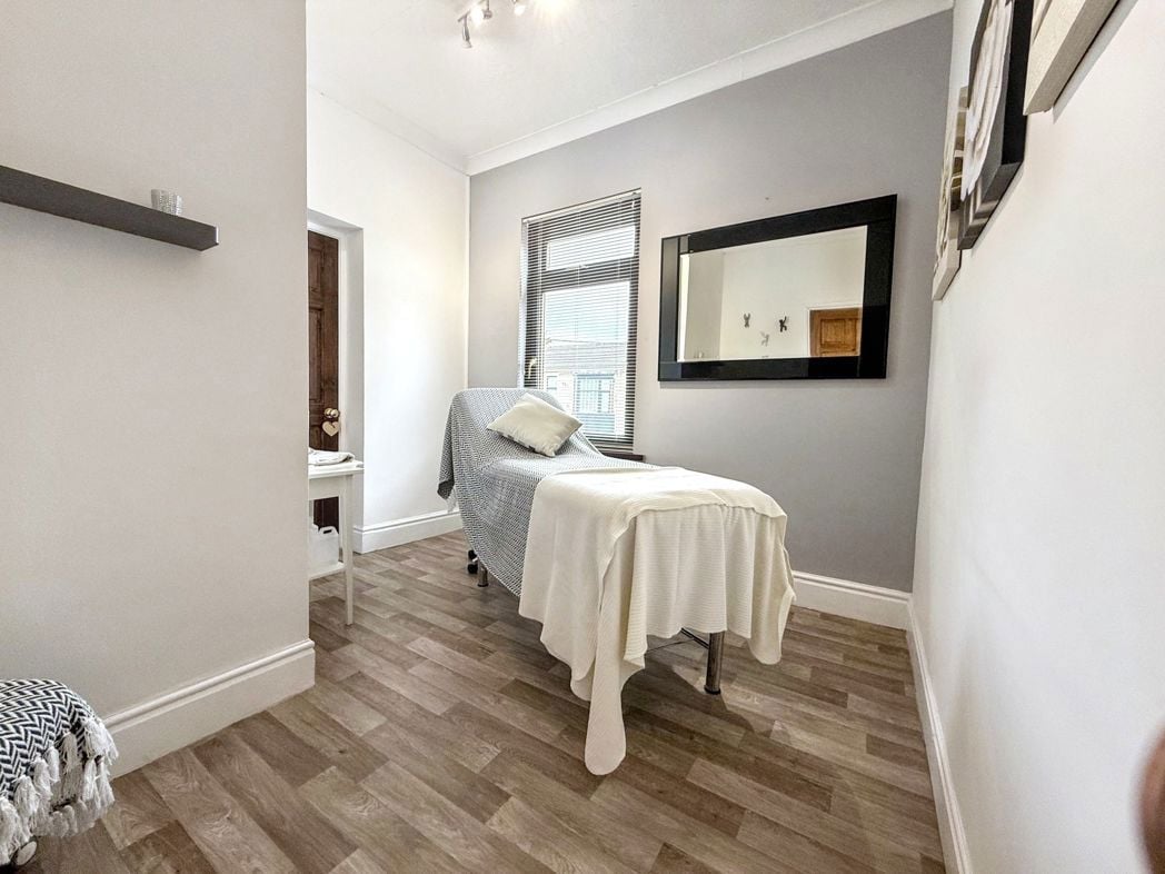 Property image 10 of 33