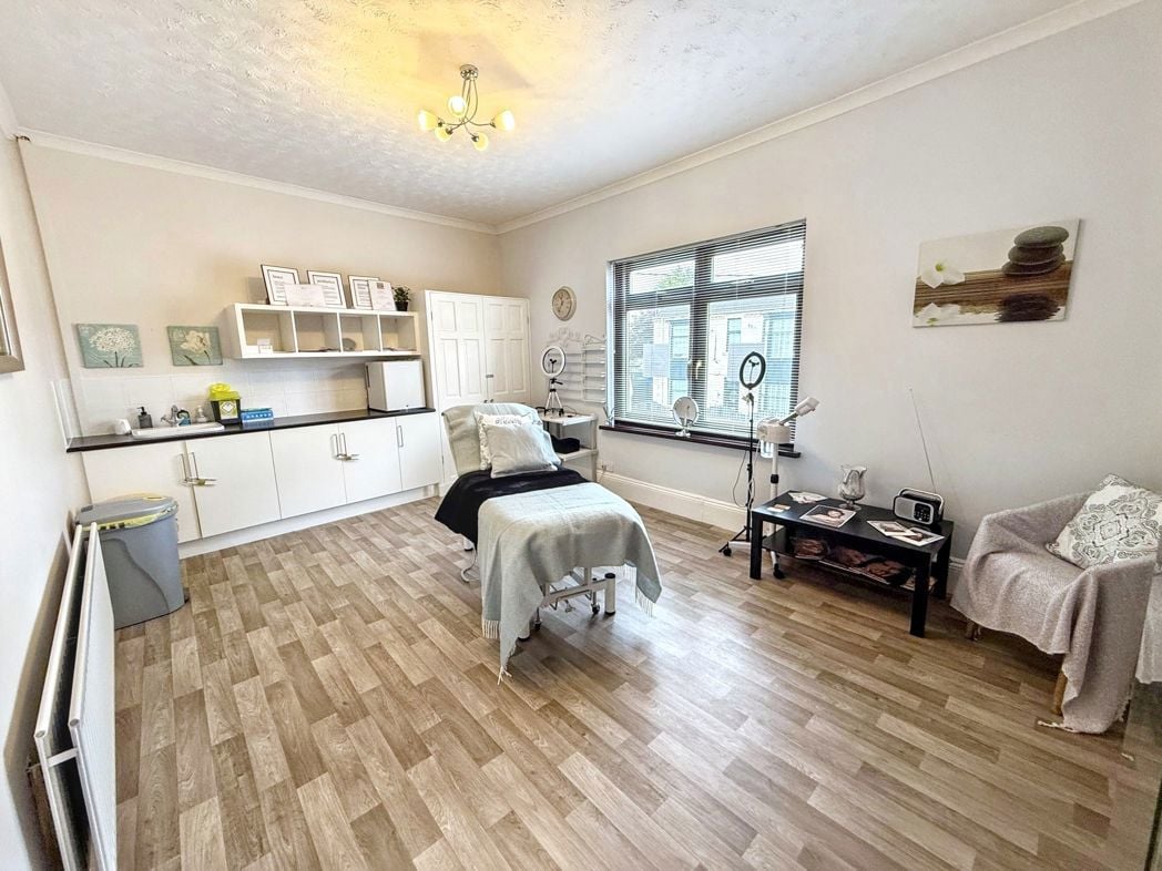 Property image 18 of 33