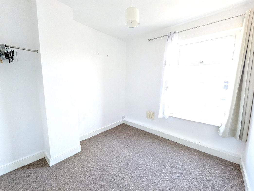 Property image 6 of 9