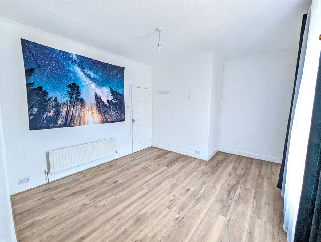 Property image 5 of 9