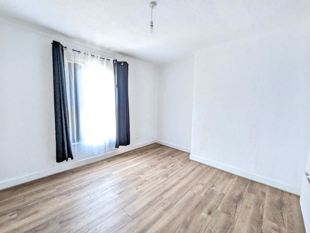 Property image 4 of 9
