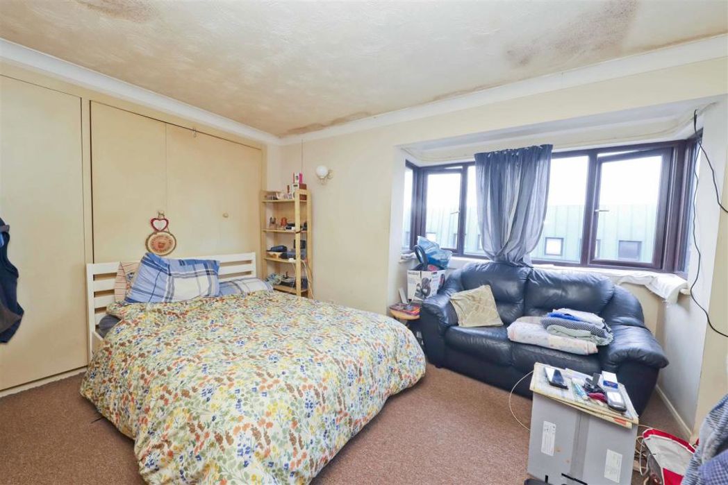 Property image 2 of 7