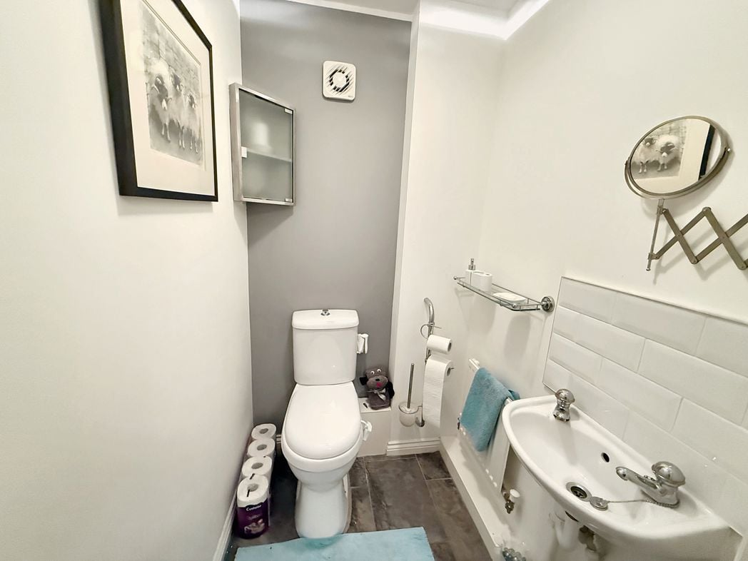 Property image 10 of 21