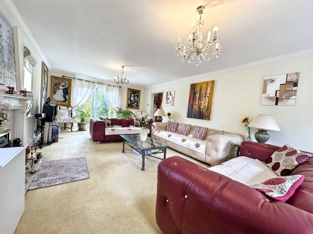 Property image 4 of 31