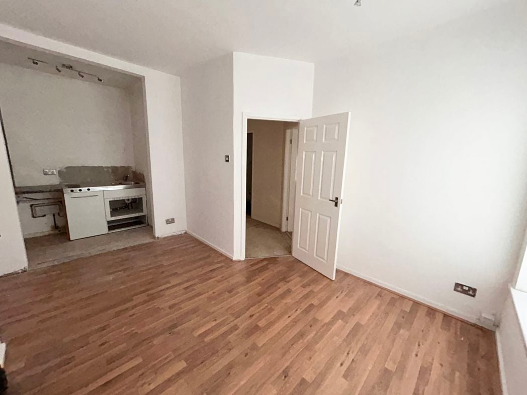Property image 2 of 8