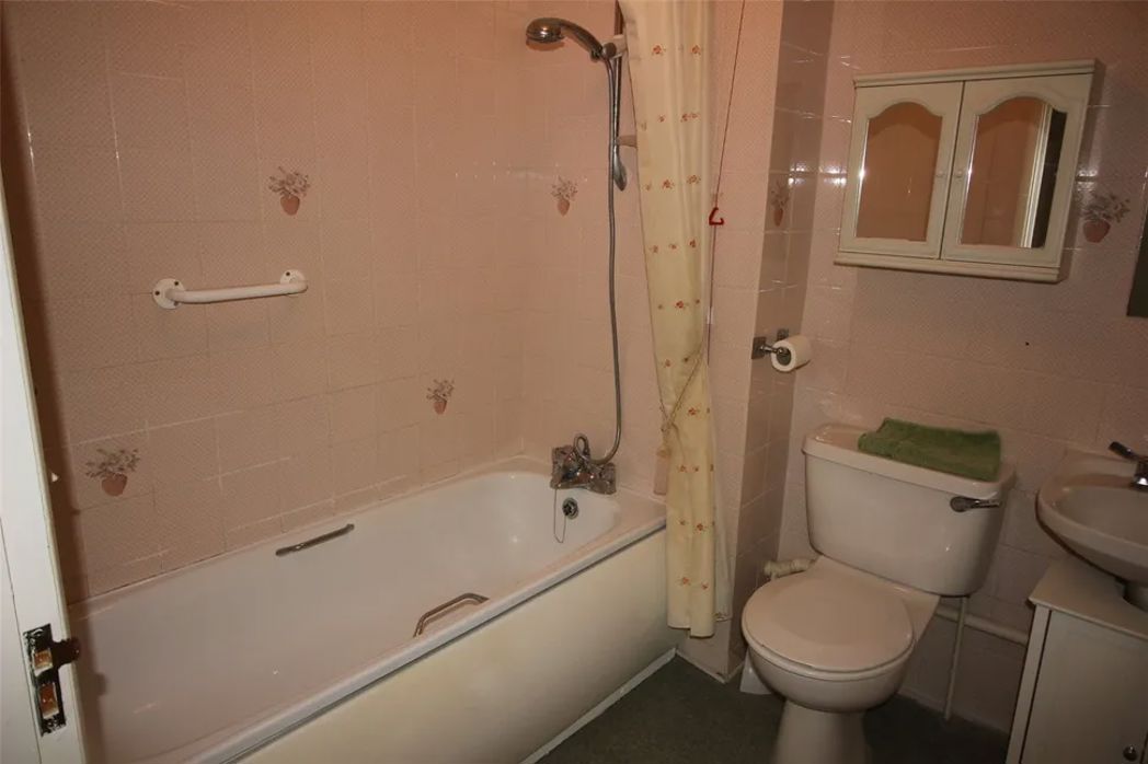 Property image 4 of 6