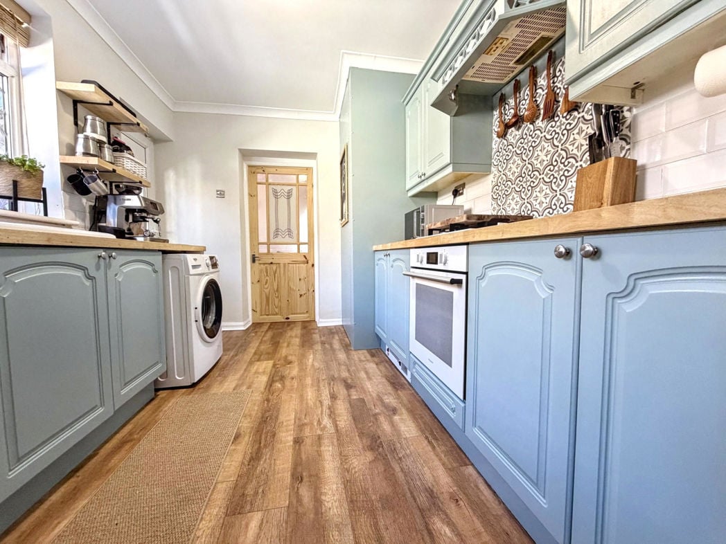 Property image 11 of 21