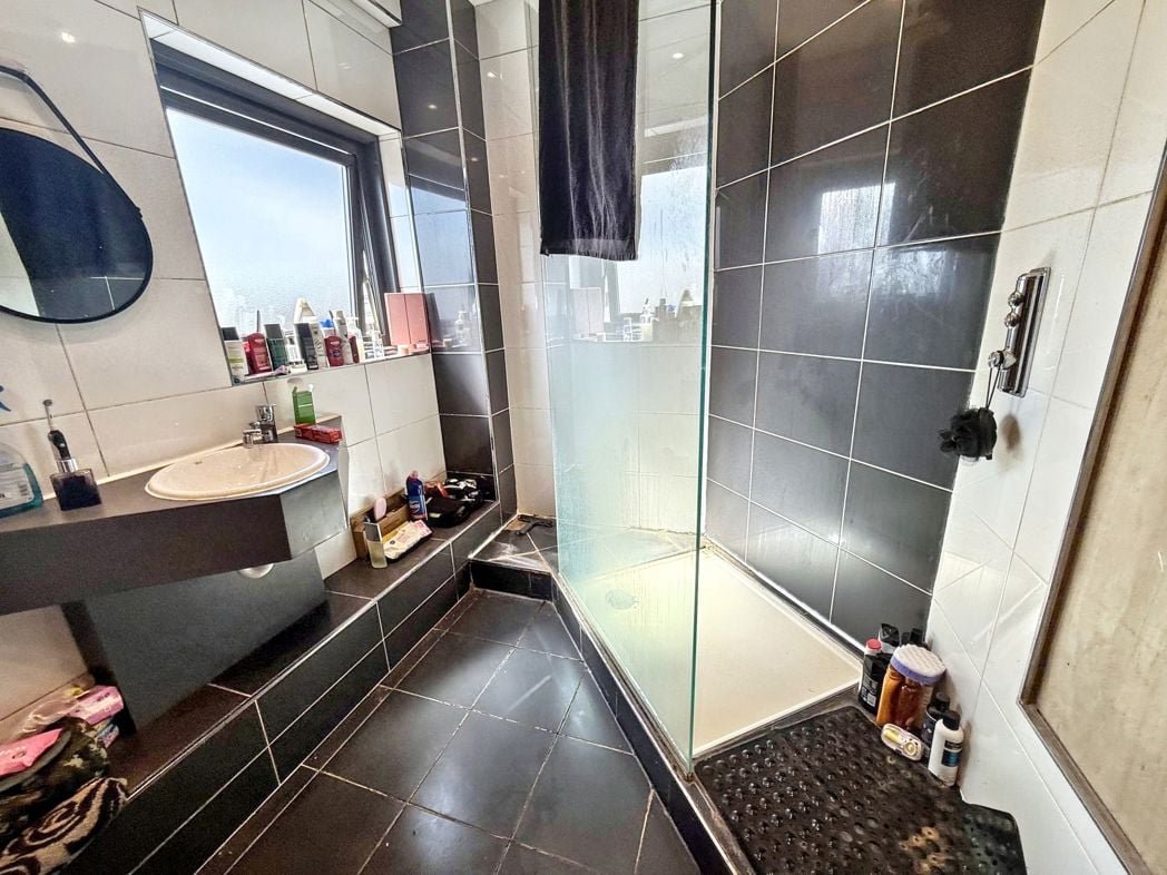 Property image 3 of 5