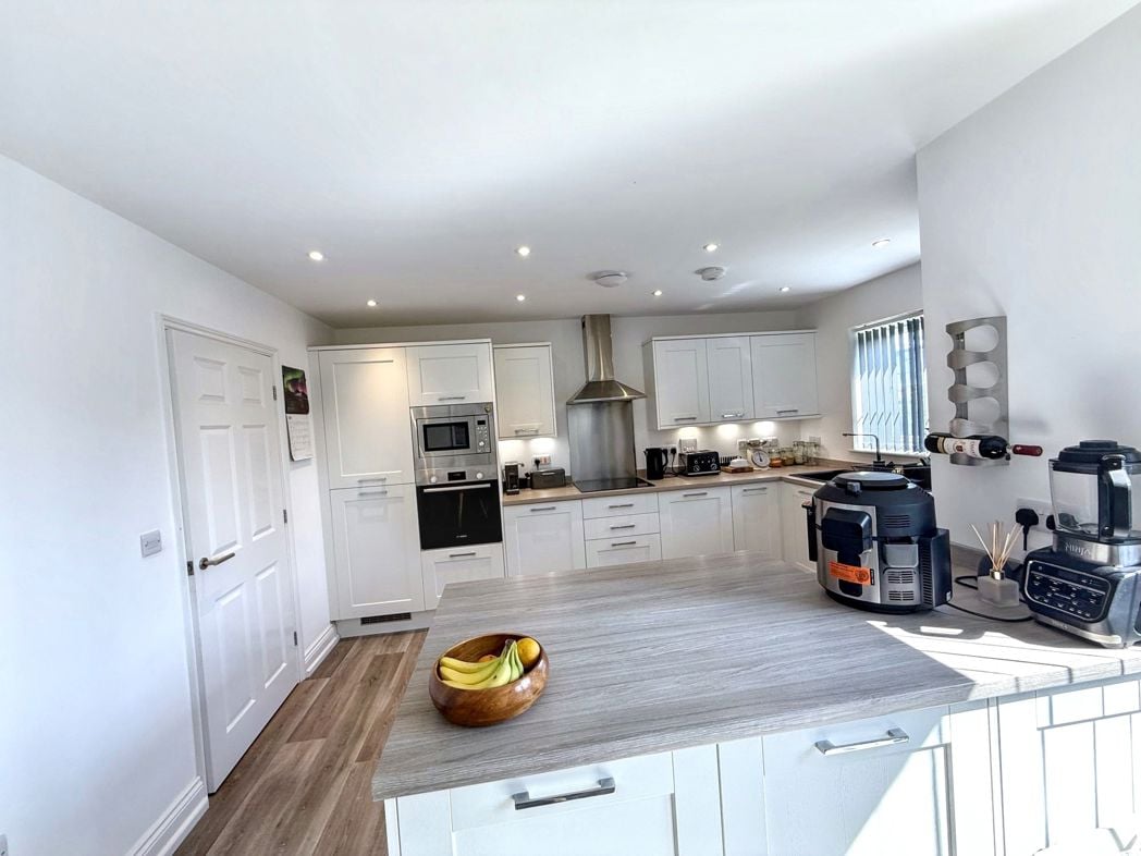 Property image 5 of 23