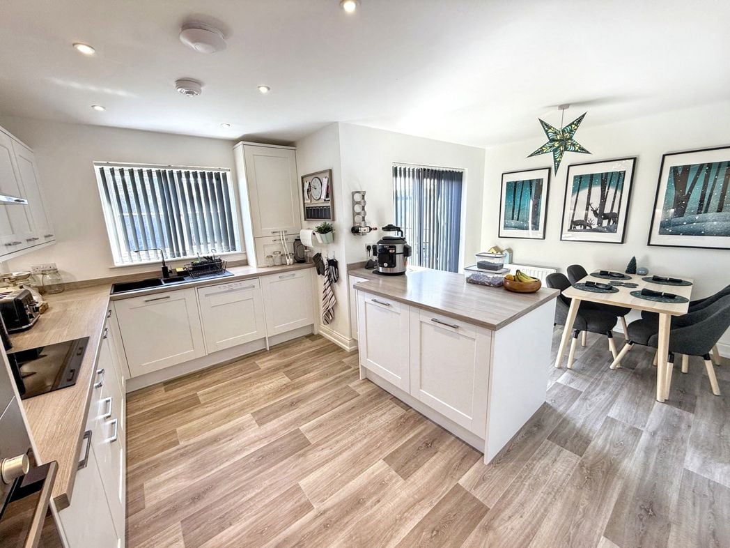 Property image 8 of 23